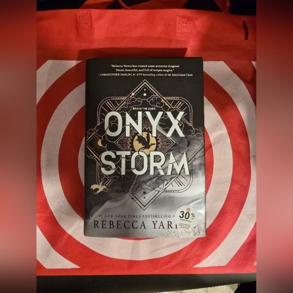Onyx Storm - Deluxe Limited Edition - by Rebecca Yarros